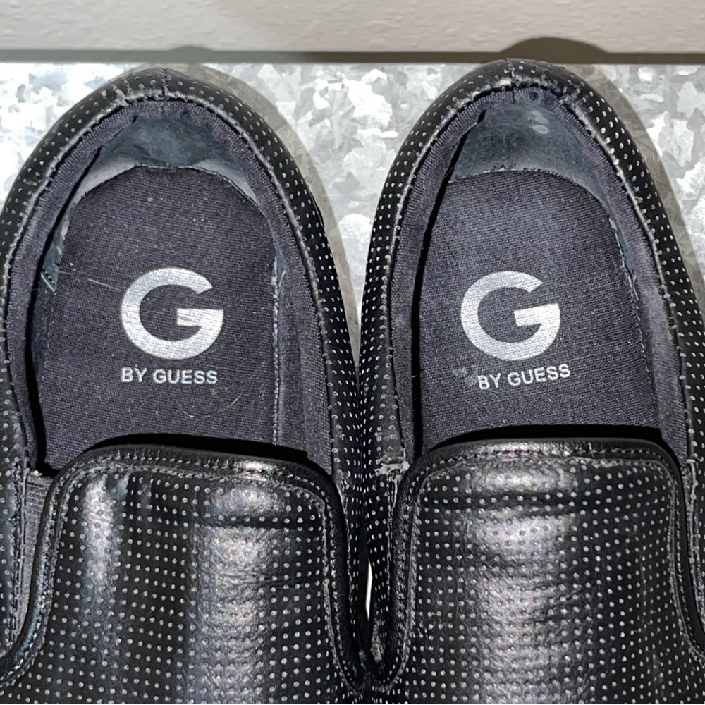 Guess Men’s Black Perforated Loafer Slip On Shoes, Size 11 - Picture 7 of 9